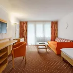 Отель Alpenroyal 3*