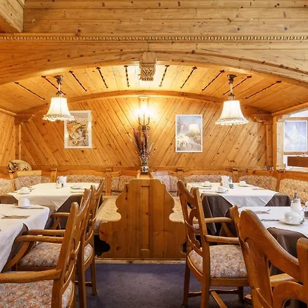 Alpenroyal Otel Zermatt