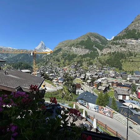 Hotel Alpenroyal 3*