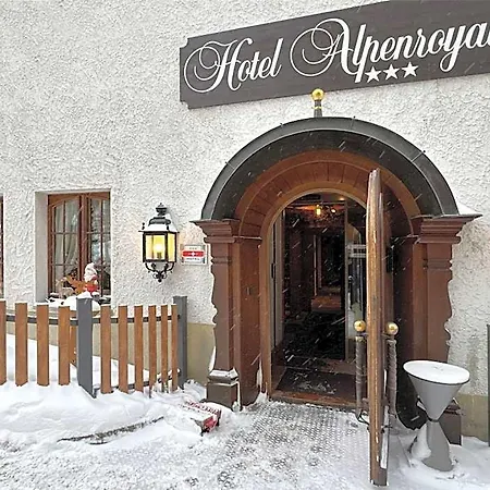 Hotel Alpenroyal 3*
