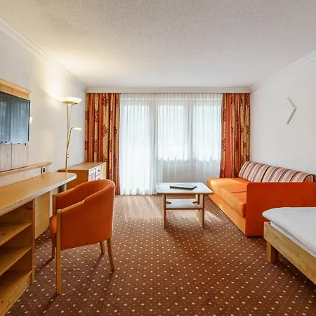 Отель Alpenroyal 3*