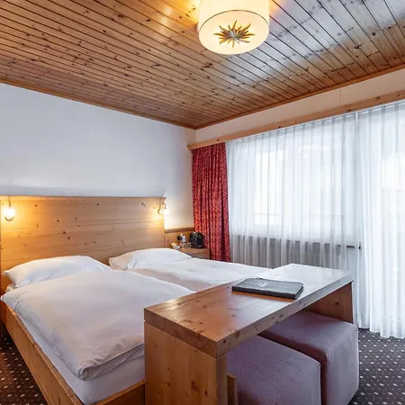 Hotel Alpenroyal 3*
